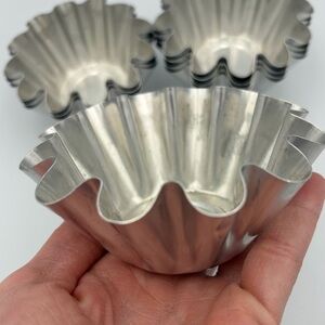 Vintage Lot Of 8 Fluted Tart Tins Candy Chocolate Molds Pans Retro Grandma Core